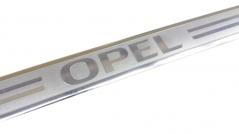 Štítek prahu, nápis Opel